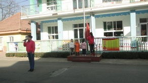 济南机车车辆厂幼儿园举行开学首次升旗仪式