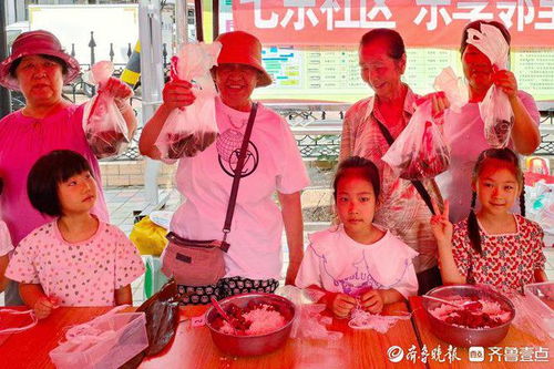 济南七东社区携手七里山幼儿园开展端午包粽子比赛，弘扬传统文化